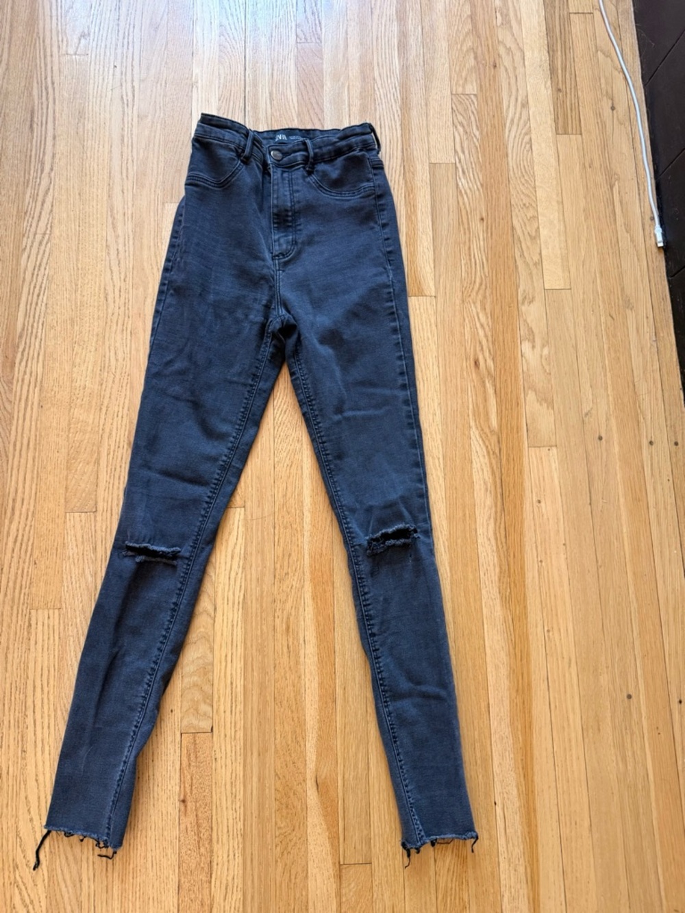 Zara Black Skinny High-Rise Distressed Jeans